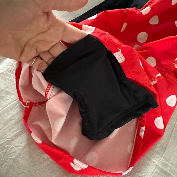 Sparkle athletic running shorts with matching visor - Picture 4 of 4